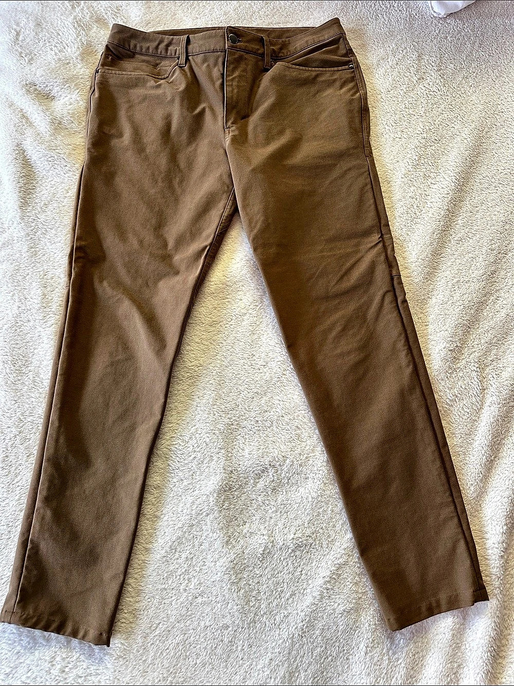 lululemon Straight-Leg Pants in khaki  Size 34